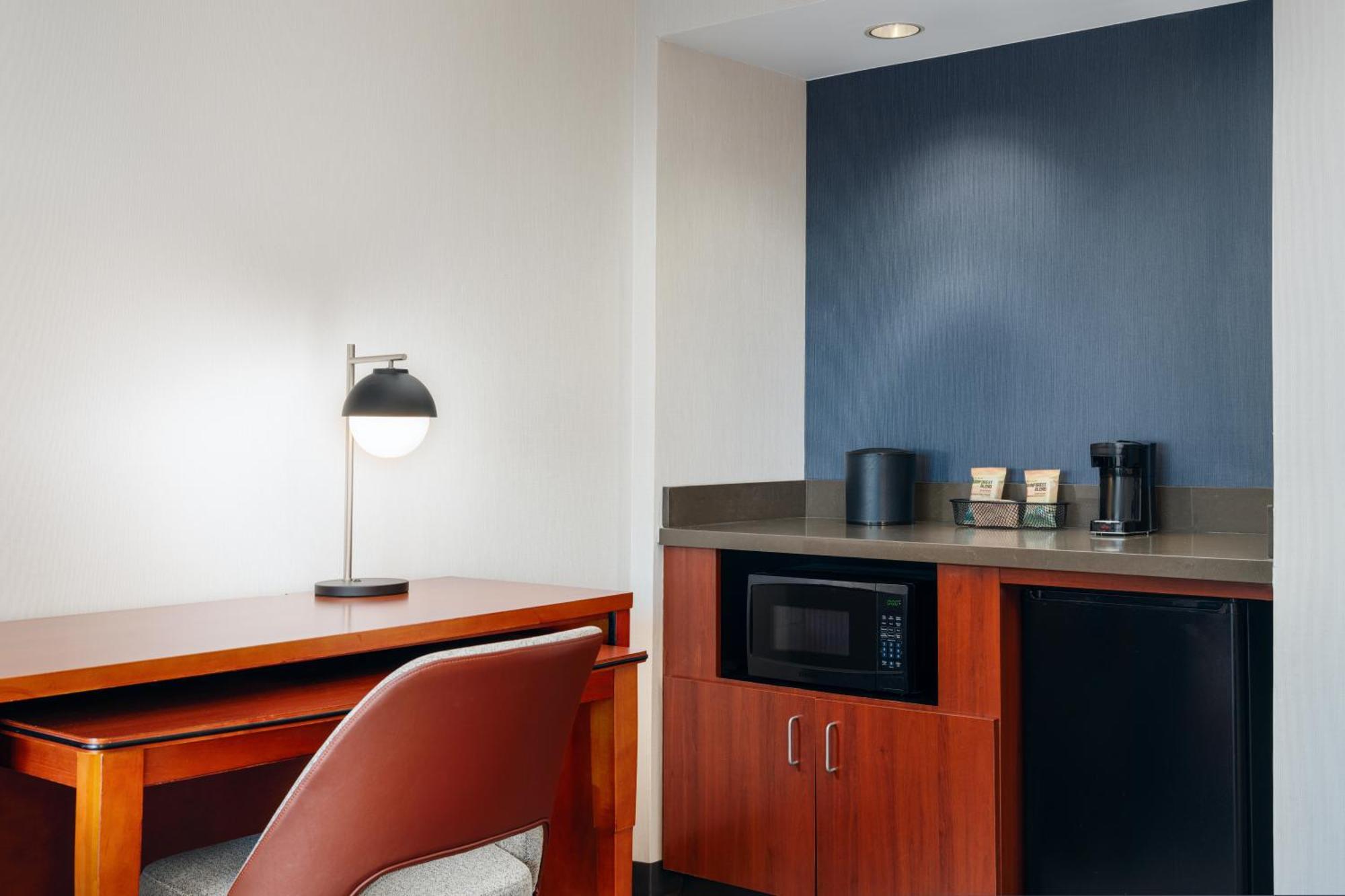 Courtyard Columbus Worthington Hotel Екстериор снимка