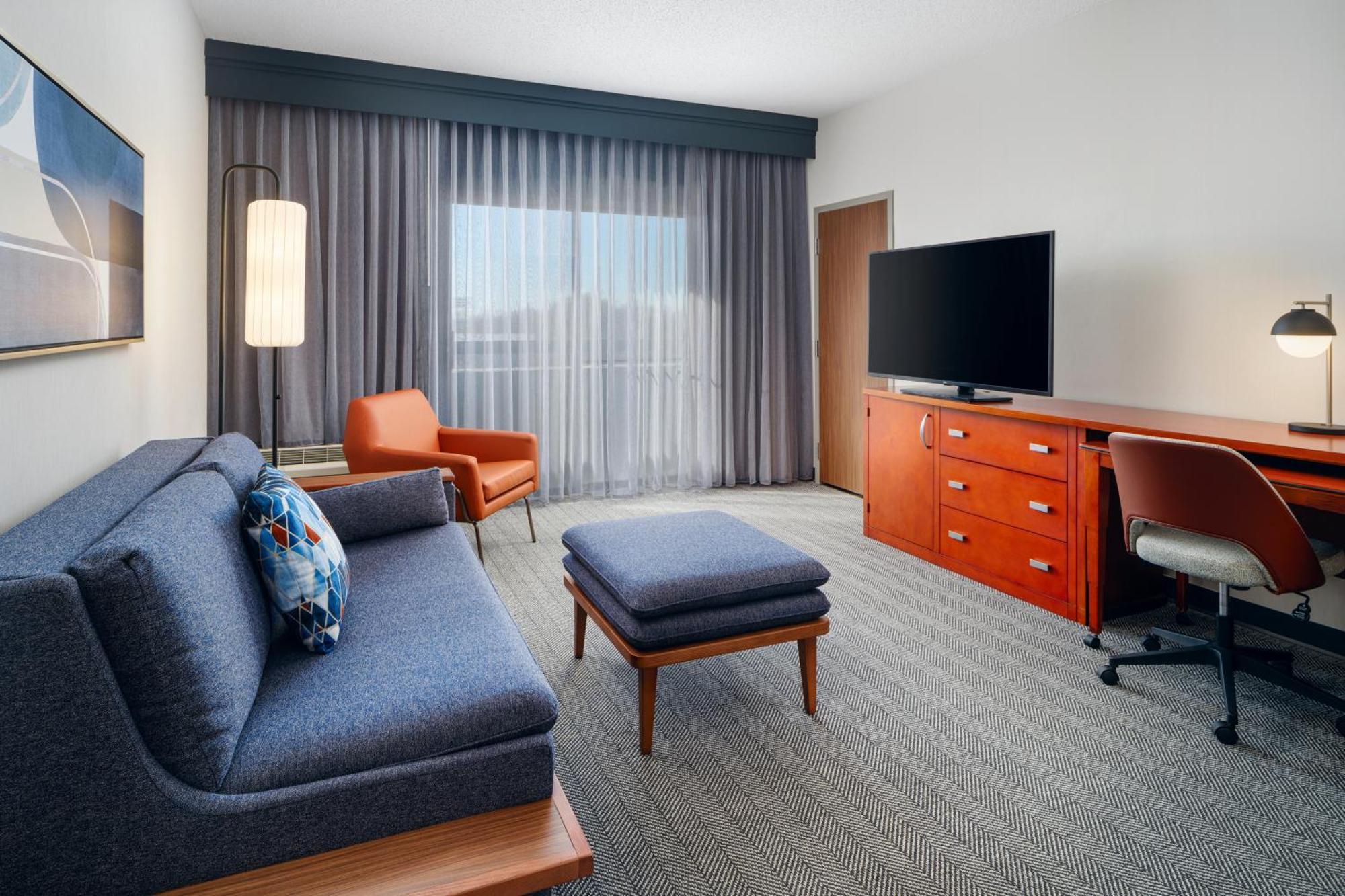 Courtyard Columbus Worthington Hotel Екстериор снимка