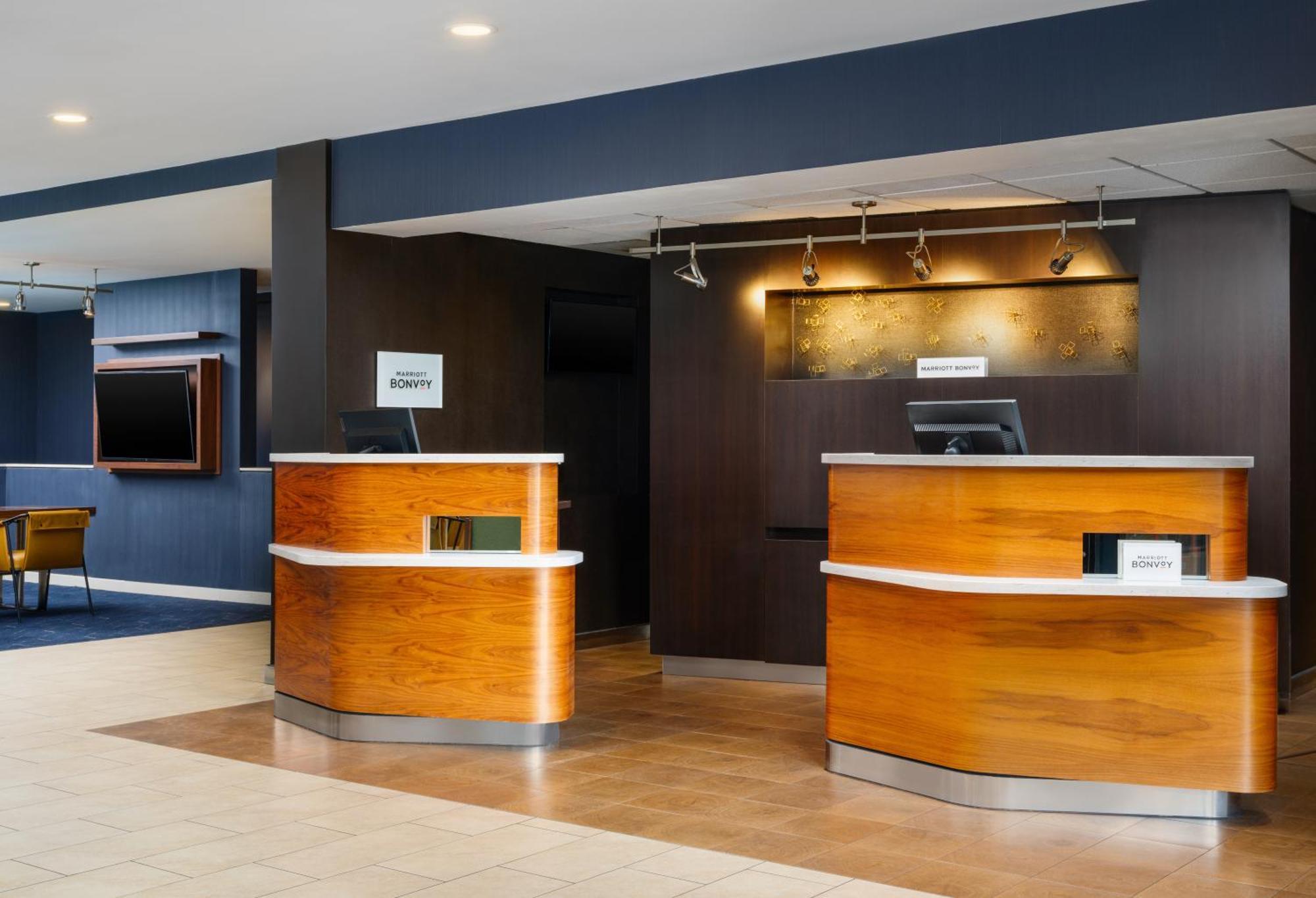 Courtyard Columbus Worthington Hotel Екстериор снимка