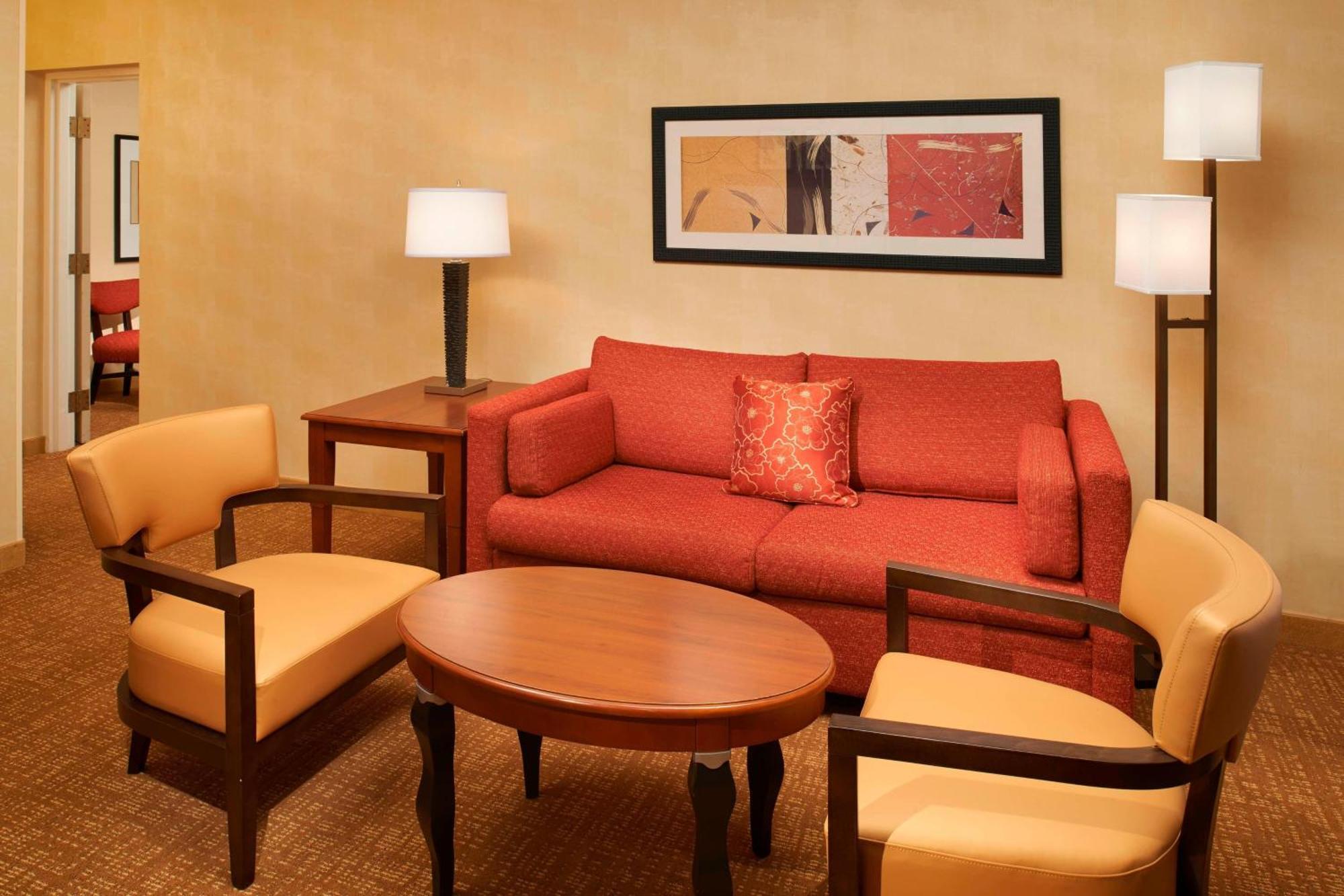 Courtyard Columbus Worthington Hotel Екстериор снимка