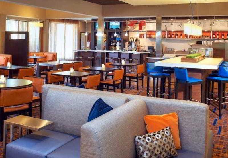 Courtyard Columbus Worthington Hotel Ресторант снимка