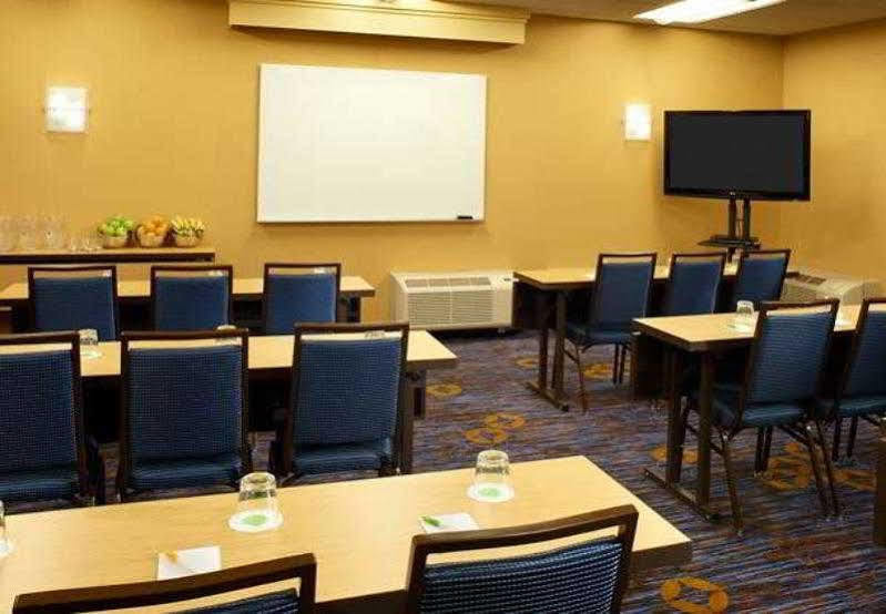 Courtyard Columbus Worthington Hotel Екстериор снимка