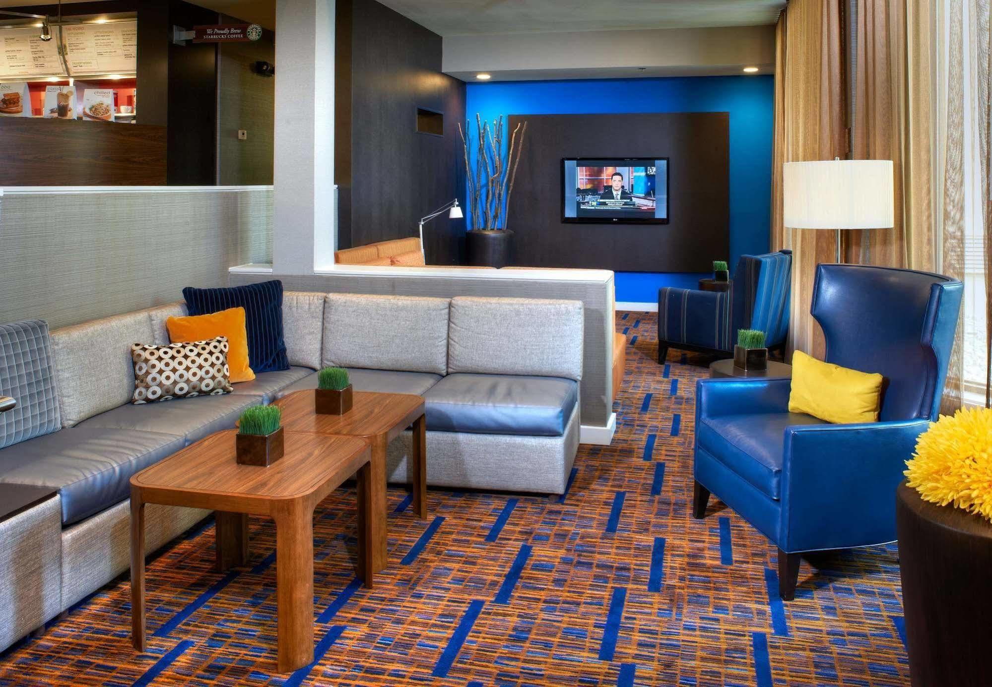 Courtyard Columbus Worthington Hotel Екстериор снимка